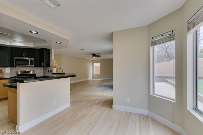 Building Photo - 821 Long Branch Dr