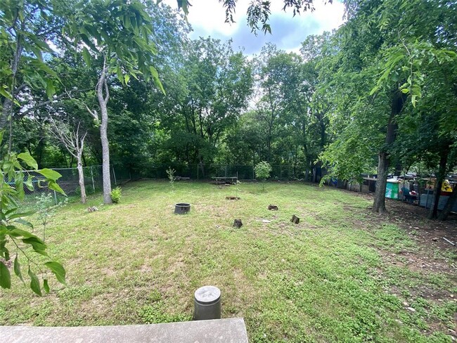 Building Photo - 5710 Lark Creek Dr