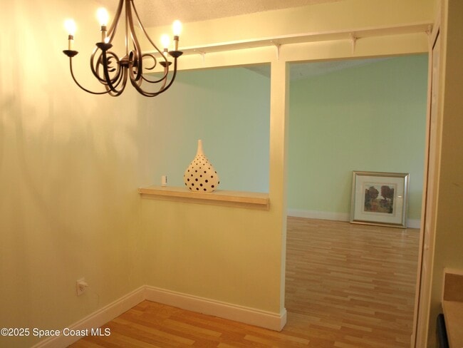 Building Photo - 1485 Malibu Cir NE