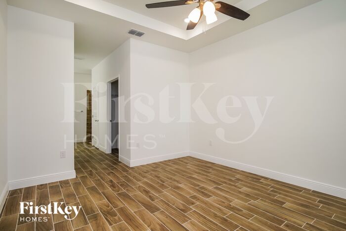 Building Photo - 201 Spoonbill Ln