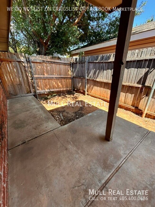 Building Photo - 2736 SE 89th Terrace