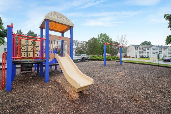 Building Photo - 405 Donelson Loop