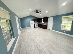 Building Photo - 9013 Puritan Way