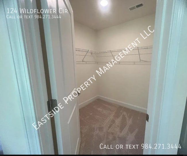 Building Photo - 124 Wildflower Cir