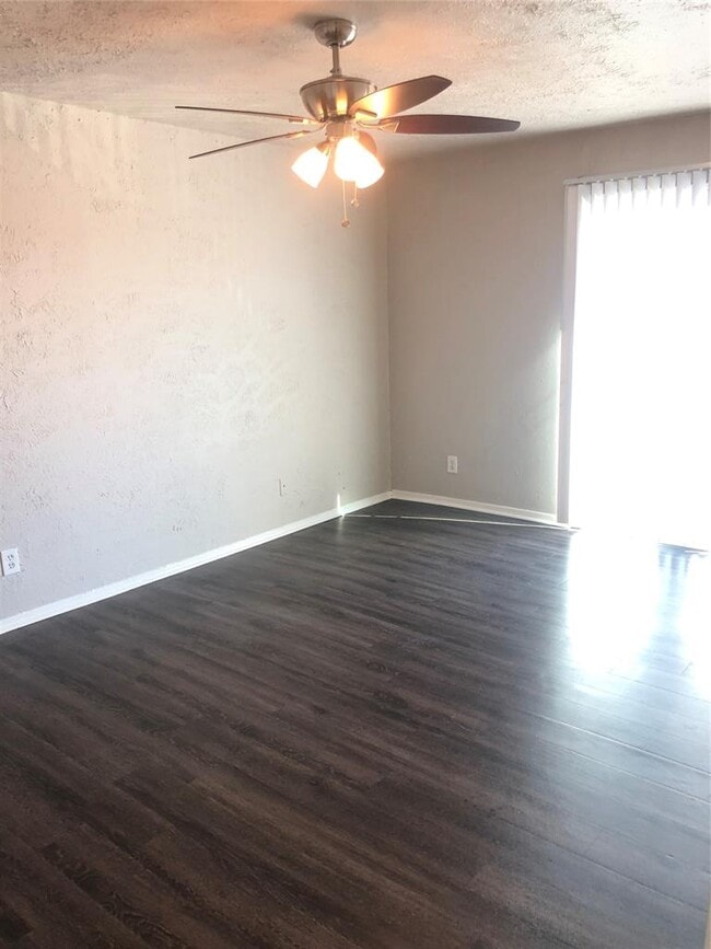 Building Photo - 7302 Duval St