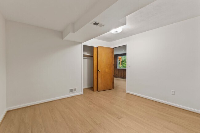 Building Photo - Discover this beautifully updated Colonial...