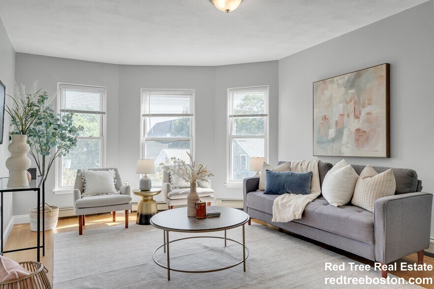 Building Photo - 73 River St