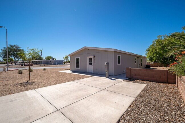 Building Photo - 8559 E Coralbell Ave