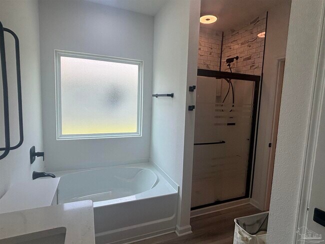 Building Photo - 6630 Sun Tree Cir