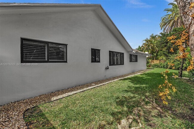 Building Photo - 101 SW 75th Ave