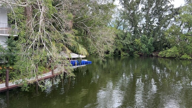 Building Photo - 1860 Venice Park Dr