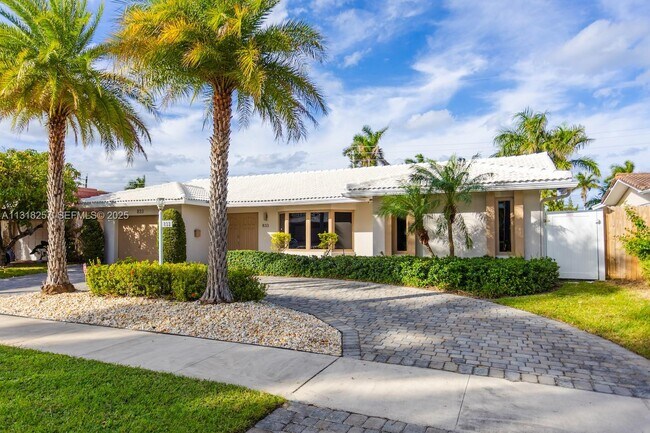 Building Photo - 833 Washington St