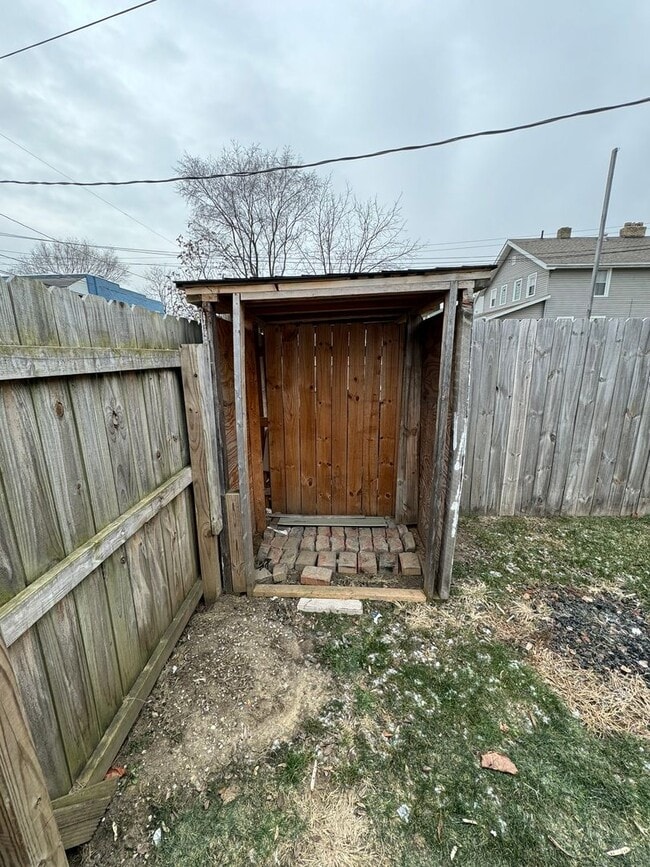 Building Photo - 149-151-151 E Woodrow Ave