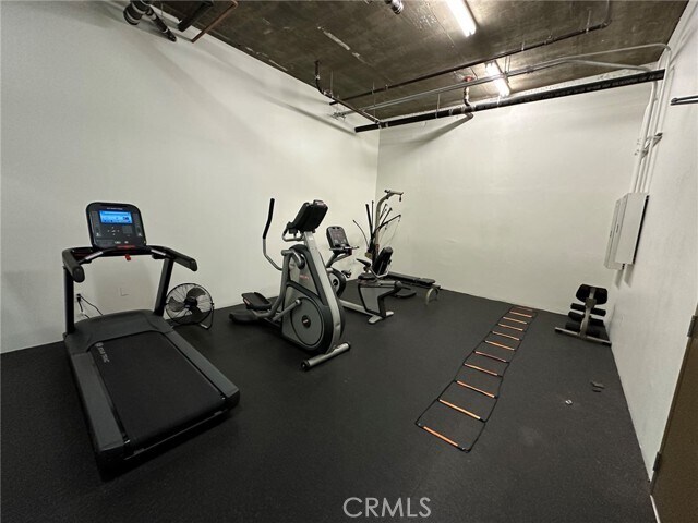 Building Photo - 238 S Arroyo Pkwy