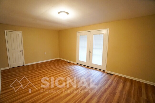 Building Photo - 1045 Walker Ave