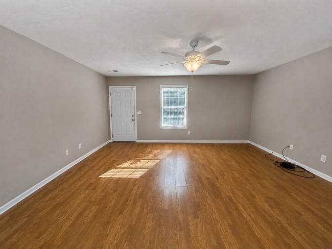 Building Photo - 318 Castle Ridge Dr