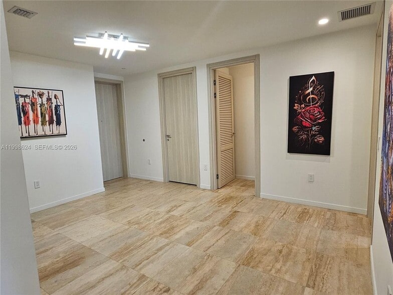 Building Photo - 1000 Brickell Plaza