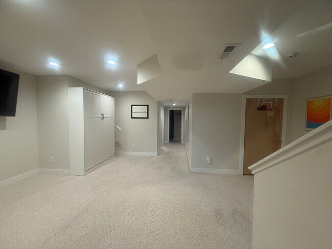 Building Photo - $0 DEPOSIT OPTION! MODERN 3-STORY HOME WITH ROOFTOP DECK NEAR BERKELY LAKE & 38TH AVE