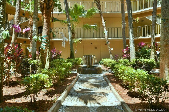 Building Photo - 8075 SW 107th Ave