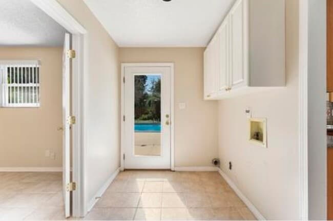 Building Photo - 125 Nandina Rd
