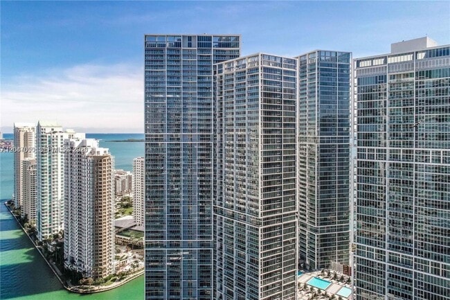 Building Photo - 475 Brickell Ave