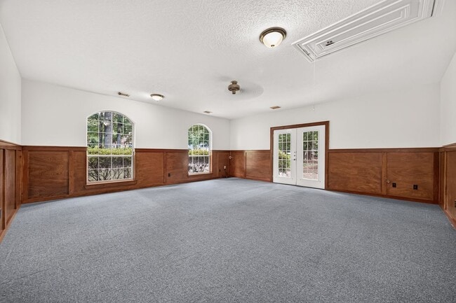 Building Photo - 2314 Carriage Run E