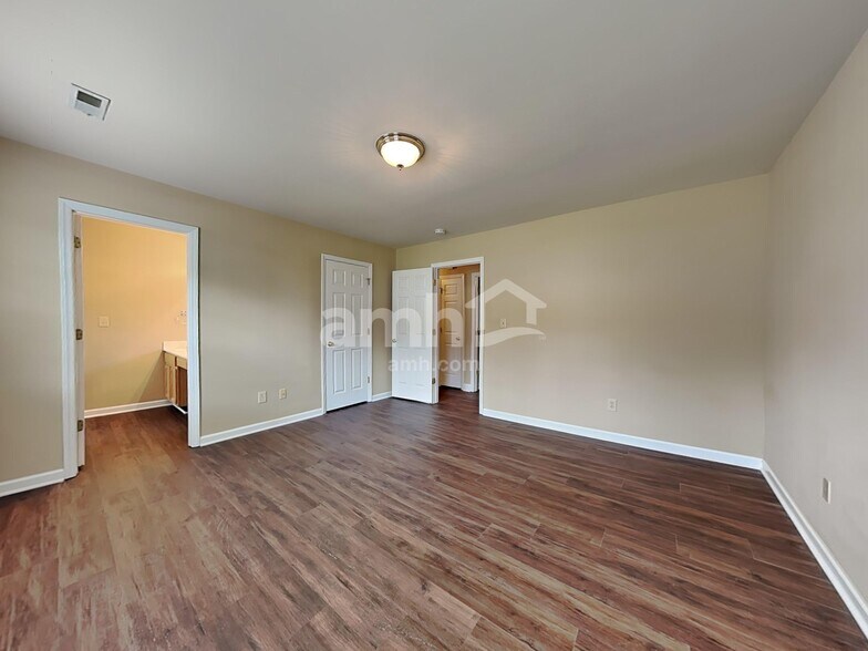 Building Photo - 124 Cyprus Cove Dr