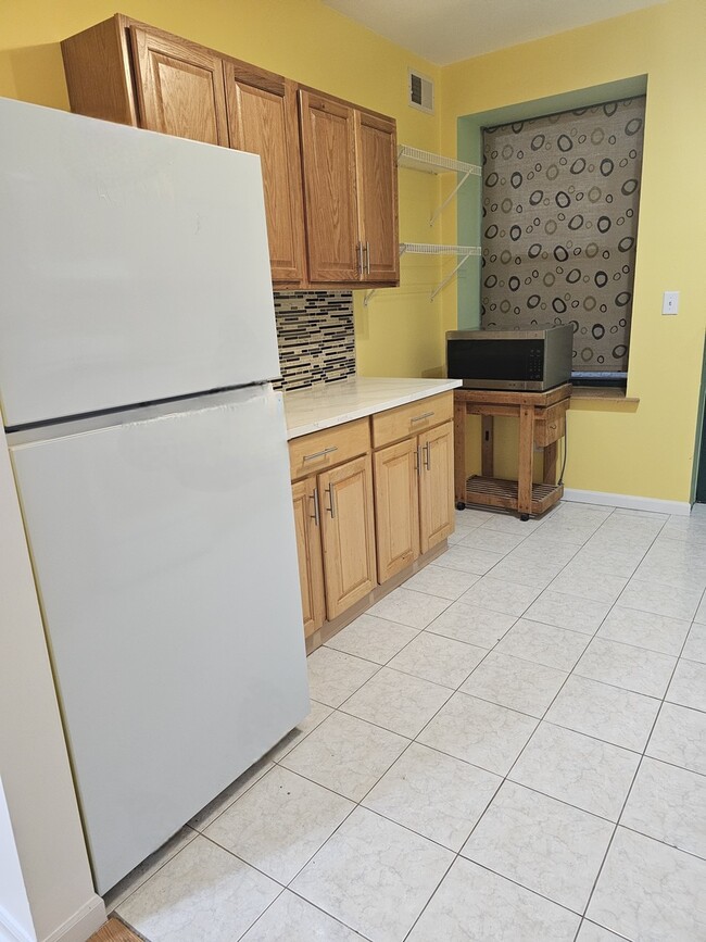 Building Photo - 7203 S Yates Blvd