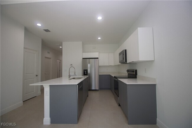 Building Photo - 1260 Milwaukee Blvd