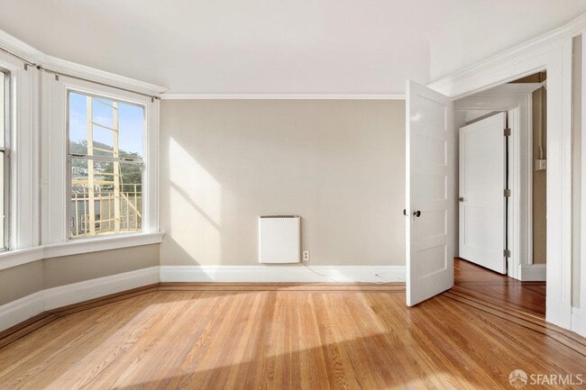 Building Photo - 370 Frederick St