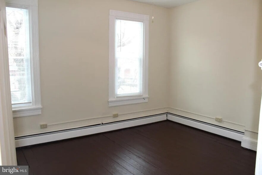 Building Photo - 428 South St