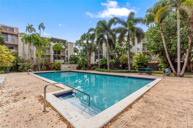 Building Photo - 6886 N Kendall Dr