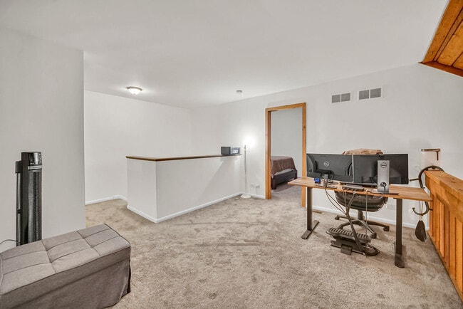 Building Photo - 633 Chip Ct