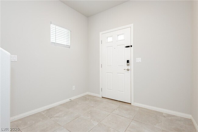 Building Photo - 5340 Maroon Guava St