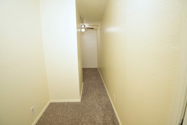 Building Photo - Spacious 3-Bedroom Home in Jenks School District with Bonus Loft & Private Patio
