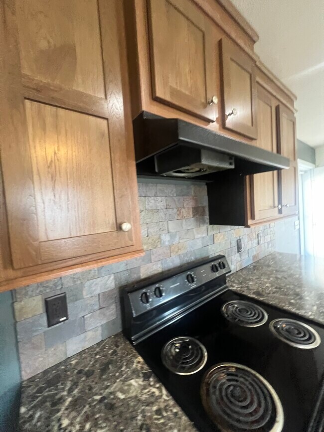 Building Photo - 934 9th St