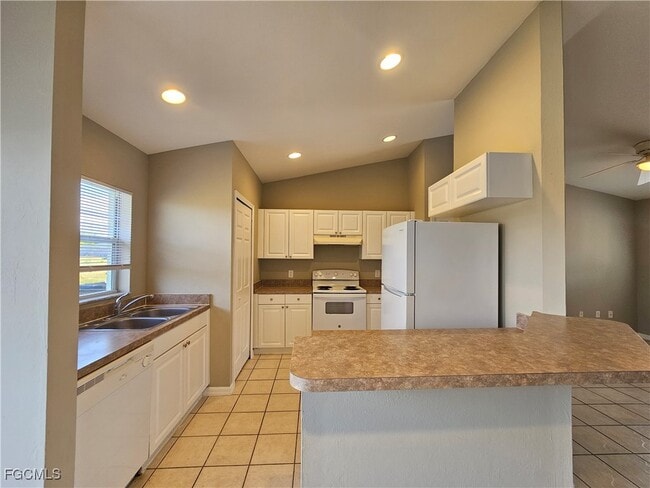 Building Photo - 721 Hightower Ave S