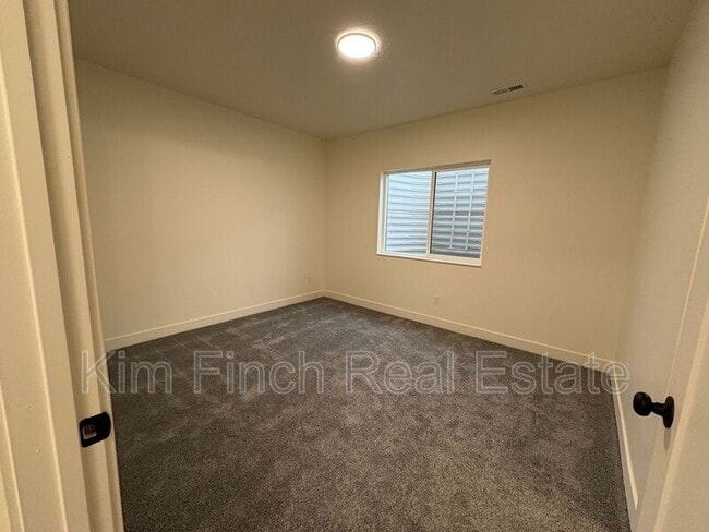 Building Photo - 202 N 910 E