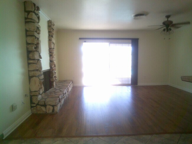 Building Photo - 6400 Cochran Dr