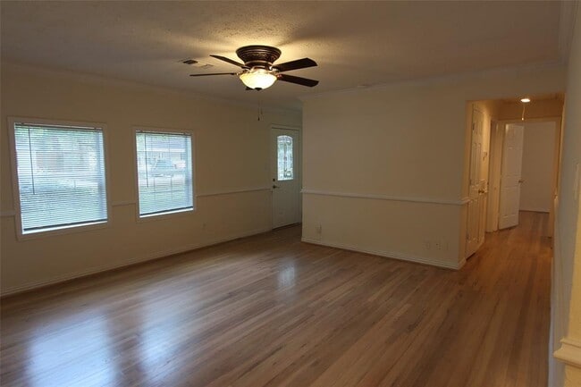 Building Photo - 6505 Sivley St