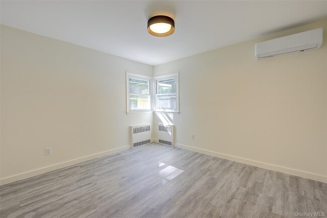 Building Photo - 71-65 Douglaston Pkwy