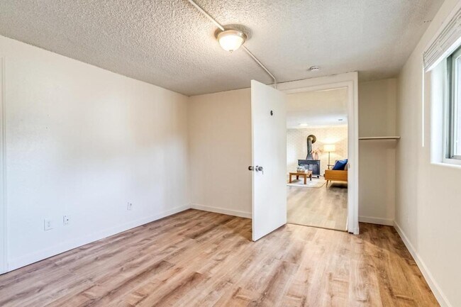 Building Photo - 9341 Hoffman Way