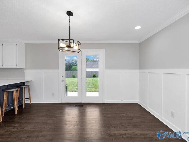 Building Photo - 16021 Oneal Rd