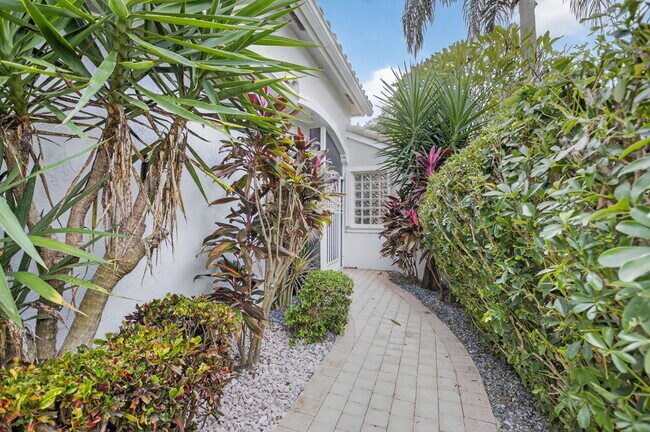 Building Photo - 7470 Chorale Rd