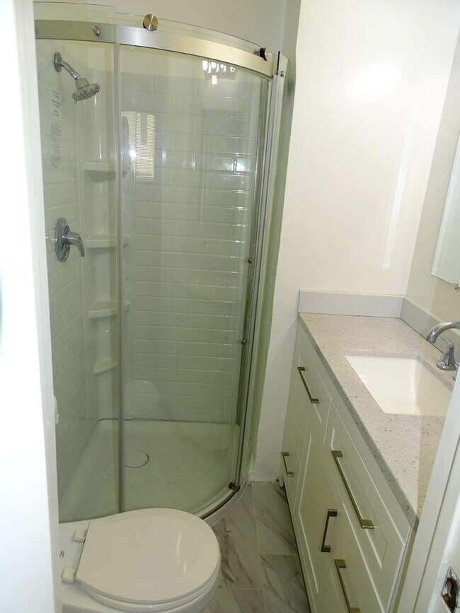 Building Photo - 5403 Newcastle Ave