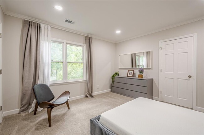 Building Photo - 700 S Brighton Ct