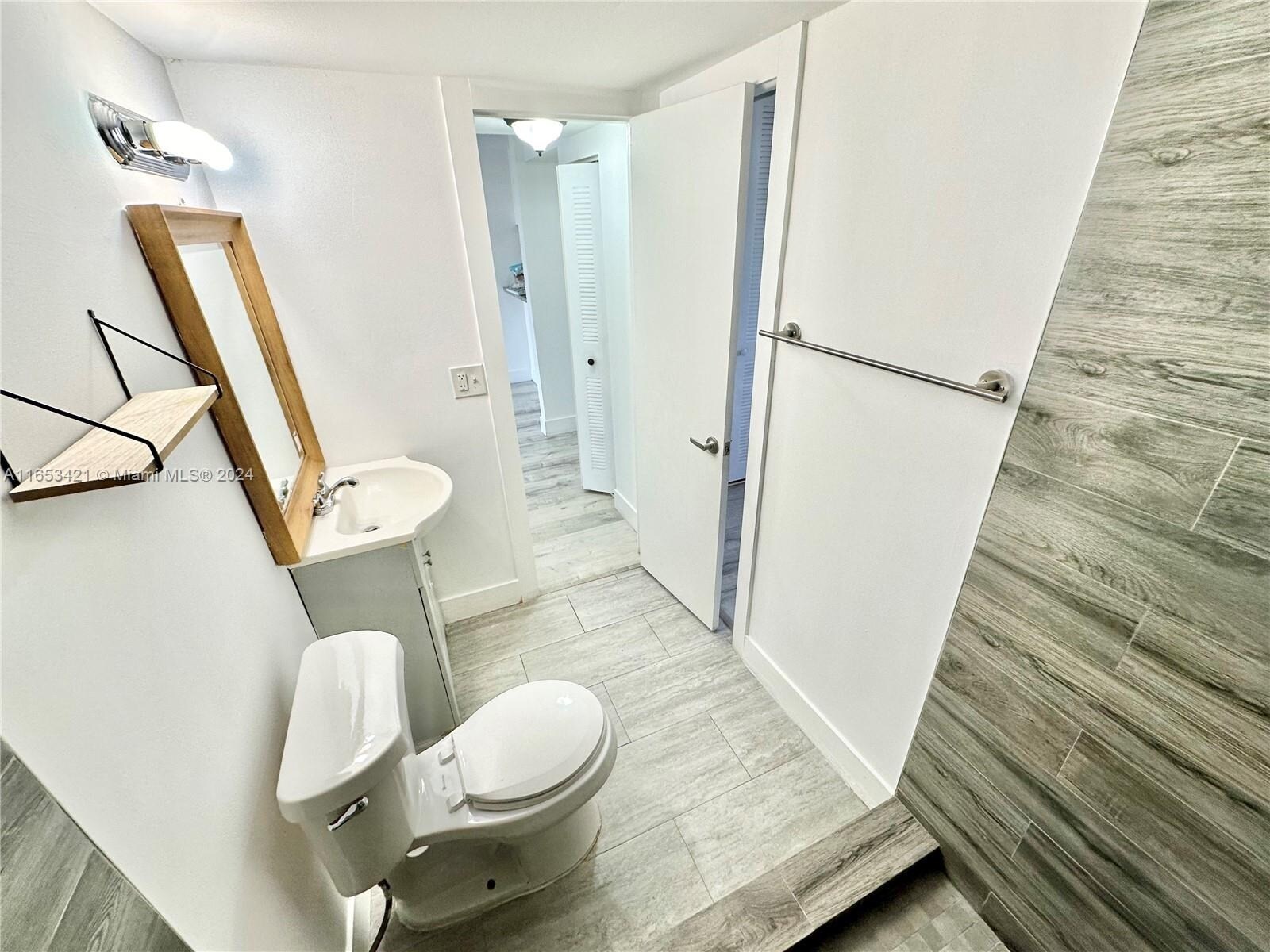 Building Photo - 19751 SW 114th Ave