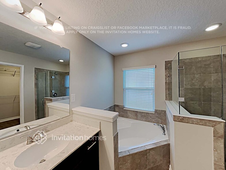 Building Photo - 306 Colorado Springs Way