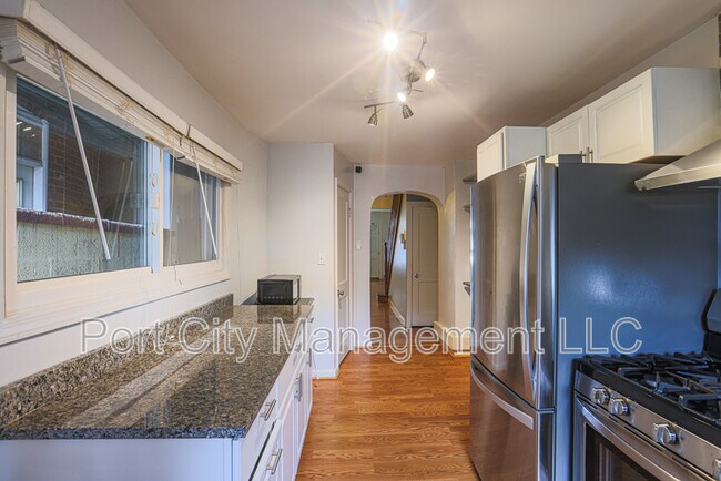 Building Photo - 328 S Collington Ave