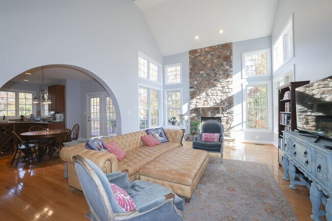 Building Photo - BEAUTIFUL SINGLE FAMILY HOME IN LANSDOWNE